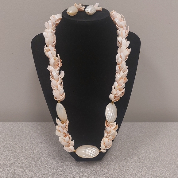 Jewelry - Hawaiian Style Pale Pink Shell Necklace and Matching Earrings